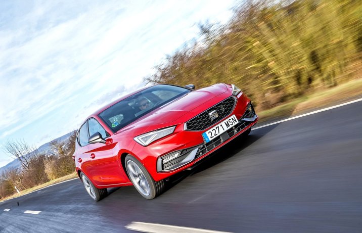 Seat Leon 1.5 eTSI DSG (2025) – test / porównanie – przód