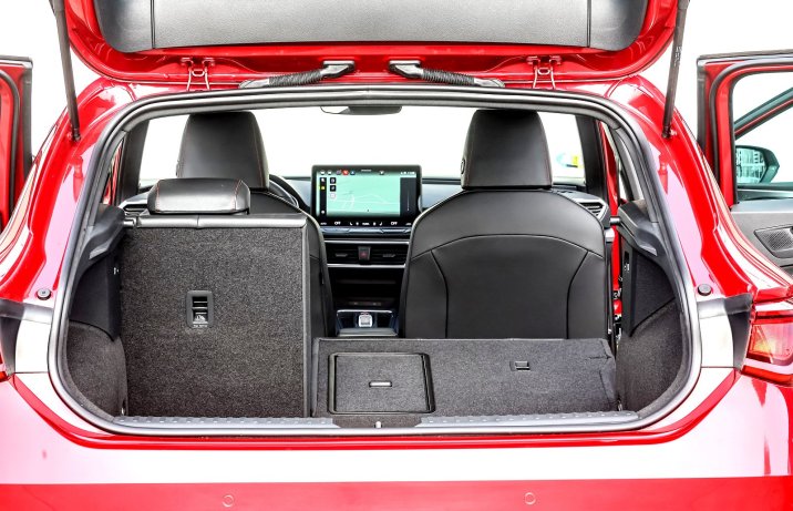 Seat Leon 1.5 eTSI DSG (2025) – test / porównanie – bagażnik