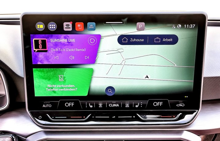 Seat Leon 1.5 eTSI DSG (2025) – test / porównanie – ekran systemu operacyjnego