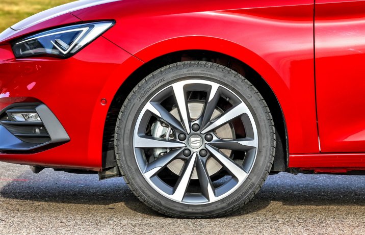 Seat Leon 1.5 eTSI DSG (2025) – test / porównanie – hamulce / obręcze