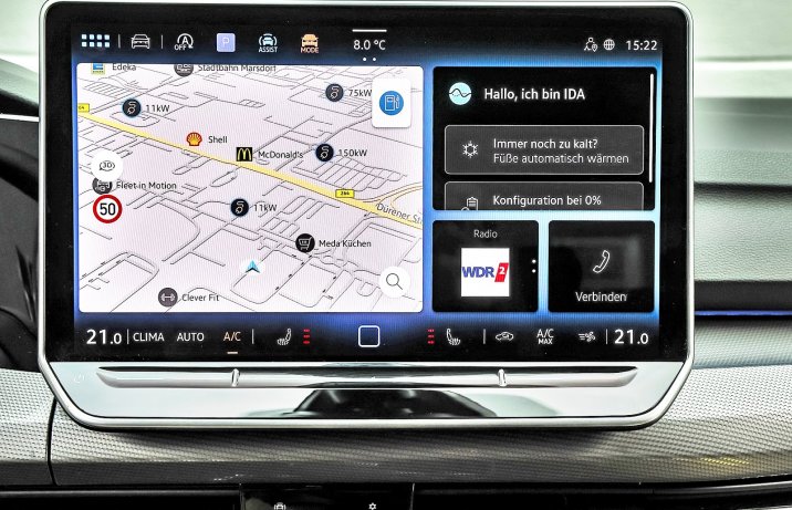 VW Golf 1.5 eTSI DSG (2025) – test / porównanie – ekran systemu operacyjnego