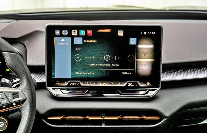 Cupra Terramar 1.5 e-Hybrid VZ – ekran