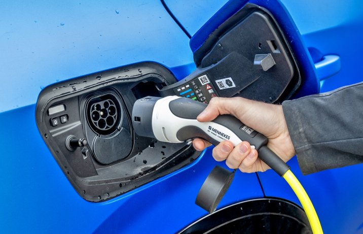 Renault Rafale E-Tech 4x4 300 atelier Alpine – ładowanie