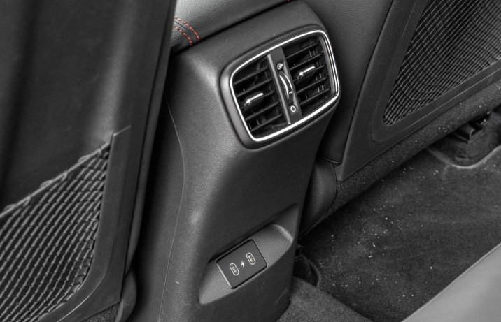 Hyundai i30 Wagon - tył konsoli