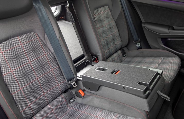 Volkswagen Golf GTI - okienko