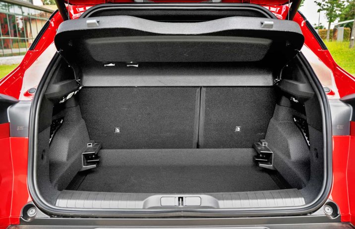 Alfa Romeo Junior 2025 – bagażnik