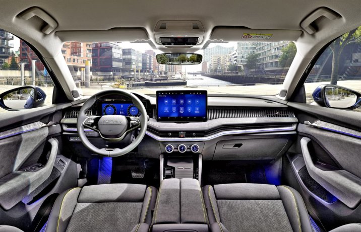 Skoda Superb 2025 PHEV – deska  rozdzielcza