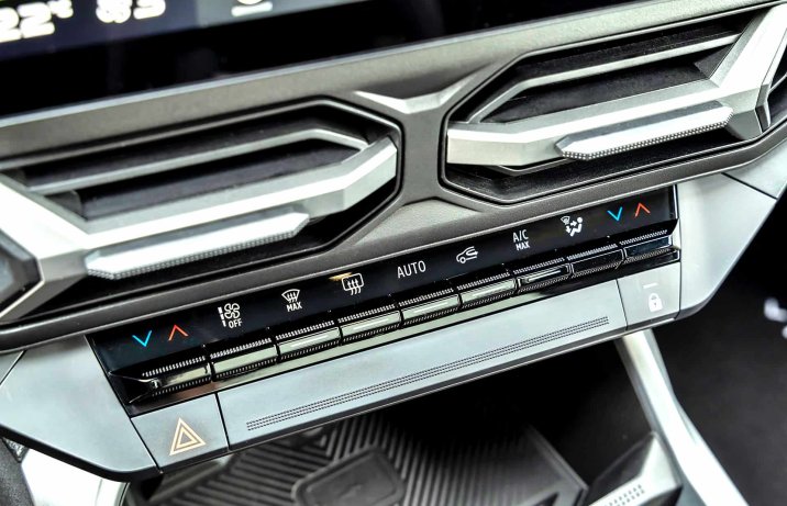 Nowa Dacia Bigster 2025 Journey – wnętrze, sterowanie klimatyzacją