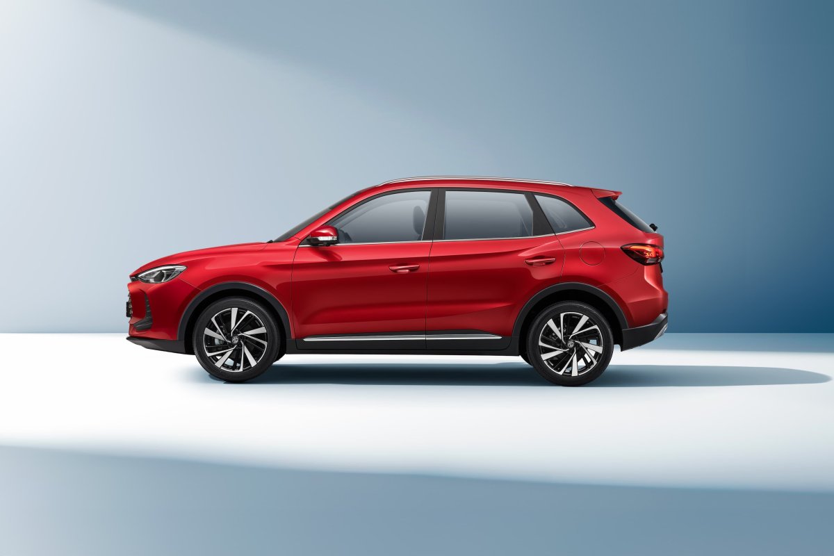 Nowe MG ZS otrzymało drugą wersję silnikową. Co ma pod maską i le kosztuje?