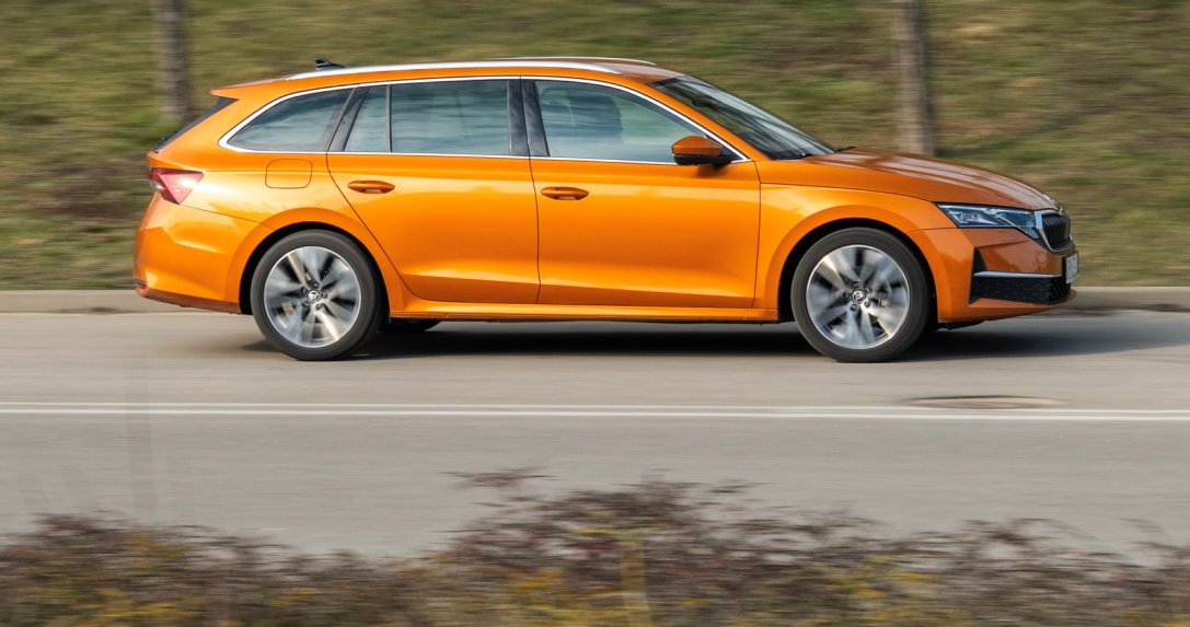 Skoda Octavia bok