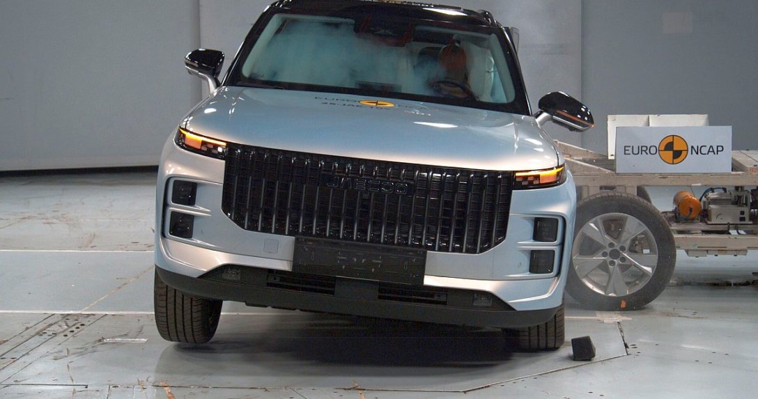 Jaecoo 7 – przód podczas testu zderzeniowego