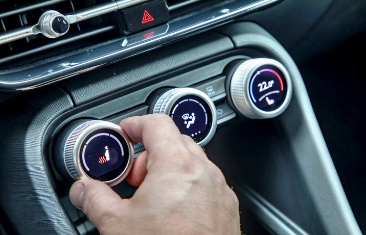 Skoda Kodiaq 1.5 TSI Plug-in Hybrid (2025) - test - pokrętła w konsoli środkowej