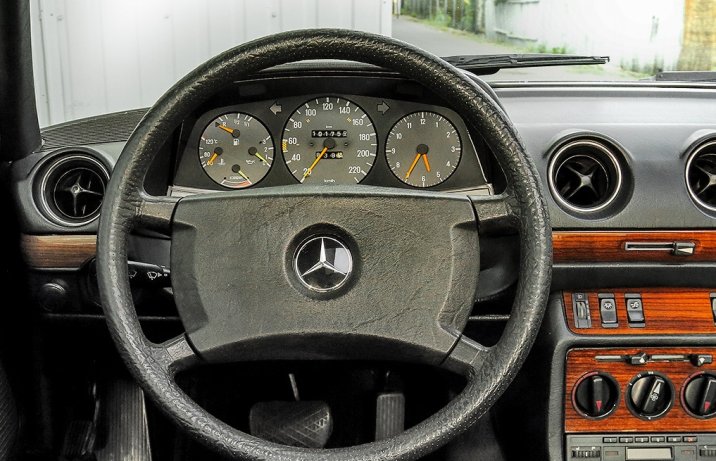 Mercedes W123 („Beczka”)  |  1975