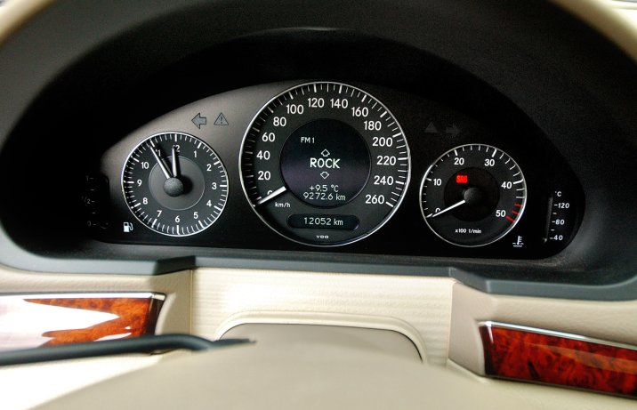 Mercedes W211  |  2002