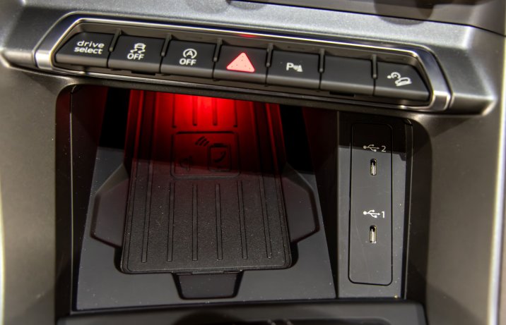 Audi Q3 - ładowarka
