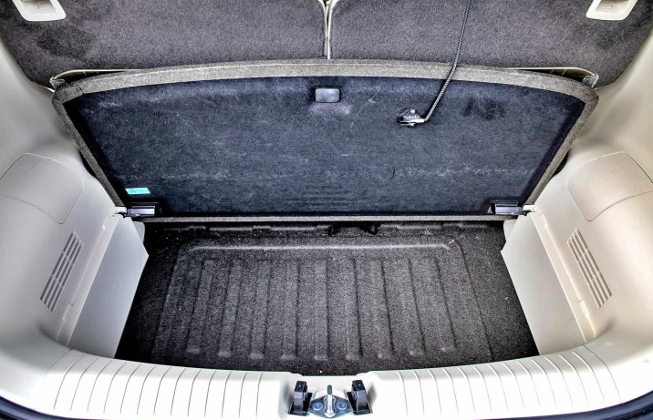 Hyundai Inster Smart 2025 – bagażnik, schowek pod podłogą