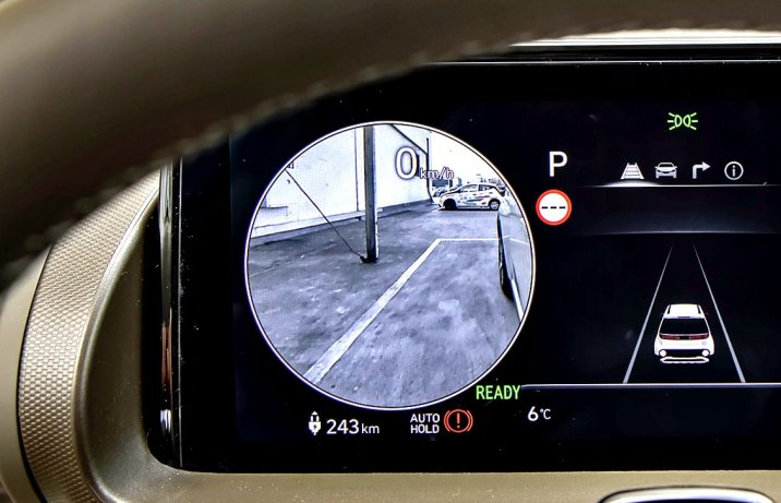 Hyundai Inster Smart 2025 – deska rozdzielcza, ekran, widok z kamery