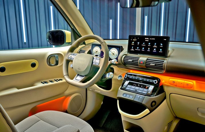Hyundai Inster 2025 – wnętrze, deska rozdzielcza