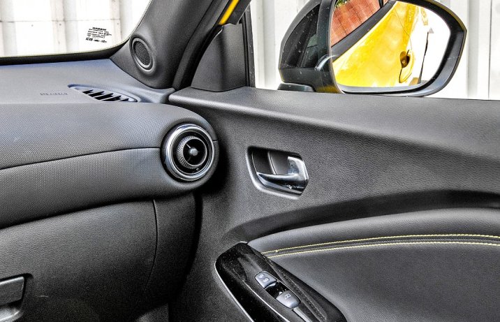 Nissan Juke 1.6 Hybrid AMT N-Sport (2025) – test – widoczność w przód