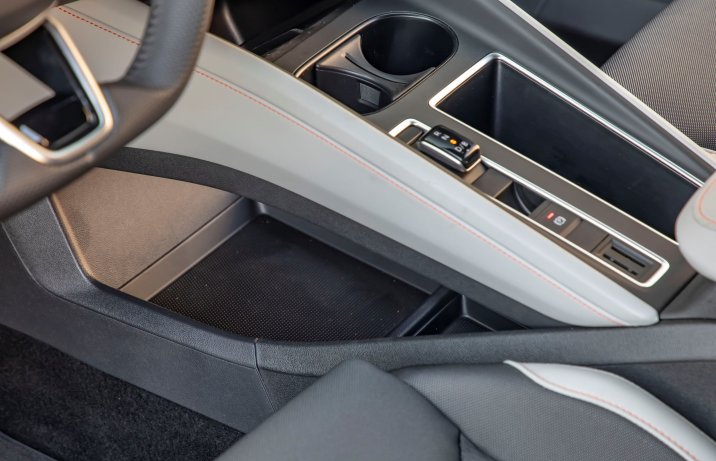 Skoda Elroq 85 - wnęka