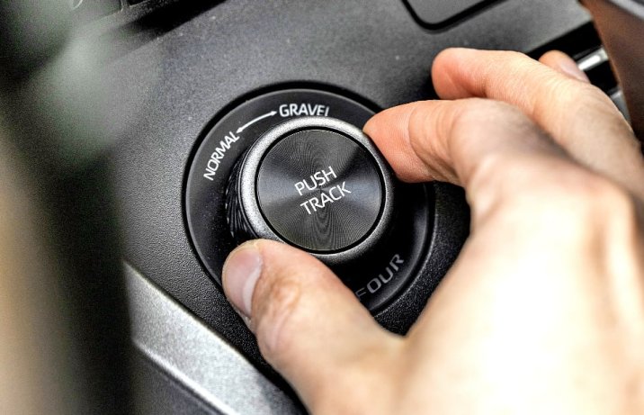 Toyota GR Yaris 1.6 Turbo 8 A/T Gazoo Racing Direct – pokrętło do wyboru trybów jazdy