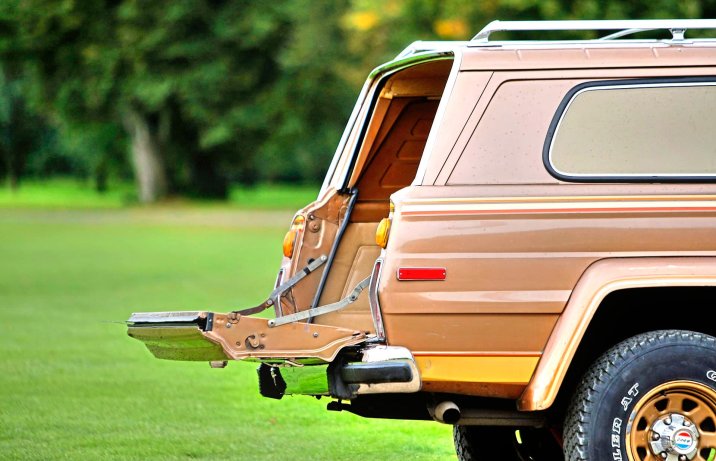 AMC Jeep Cherokee Chief Golden Eagle – klapa bagażnika