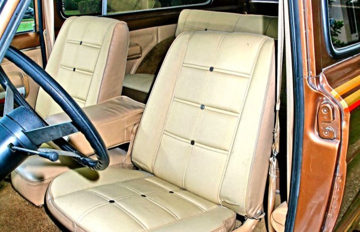 AMC Jeep Cherokee Chief Golden Eagle – fotele