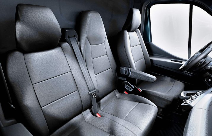 Nowe Renault Master 20205 – wnętrze, fotele