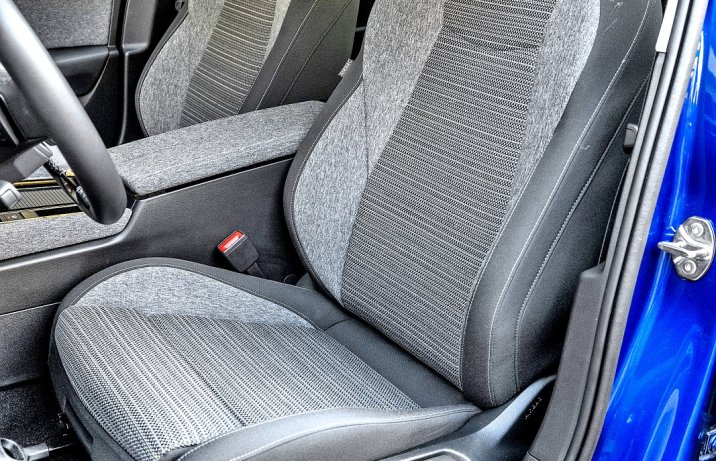 Skoda Superb 2.0 TSI 4x4 (2025) – test – fotele