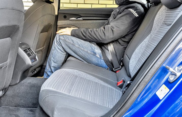 Skoda Superb 2.0 TSI 4x4 (2025) – test – kanapa