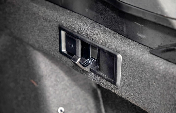 BMW X3 IV (G45) 20 xDrive – haczyk w bagażniku