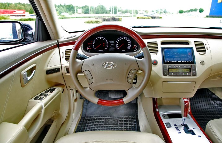 Hyundai Grandeur po liftingu z 2007 roku, deska rozdzielcza