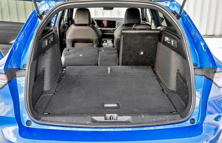 Opel Astra ST 1.5 Diesel A8 (2025) - test - bagażnik