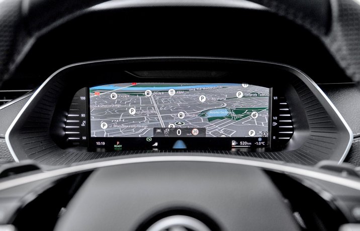 Skoda Octavia Combi 1.5 TSI mHEV DSG 150 (2025) - test - cyfrowe wskaźniki