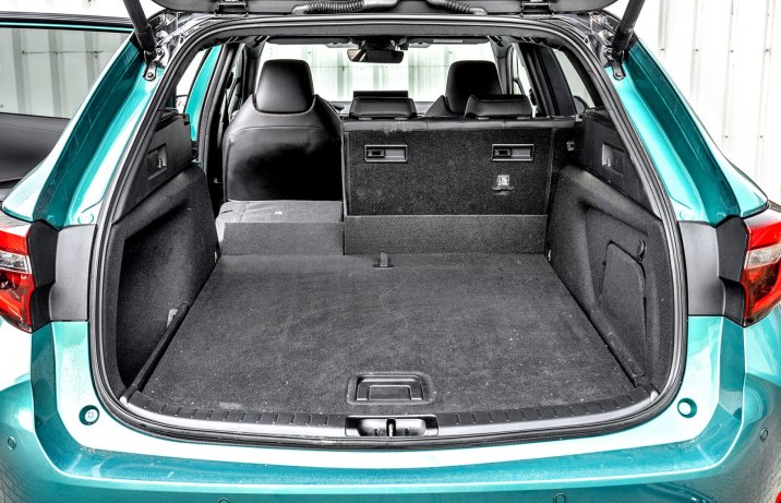 Toyota Corolla TS Kombi 2.0 Hybrid e-CVT (2025) - test - bagażnik