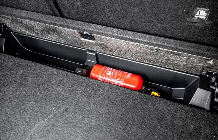 Toyota Corolla TS Kombi 2.0 Hybrid e-CVT (2025) - test - pod podłogą bagażnika