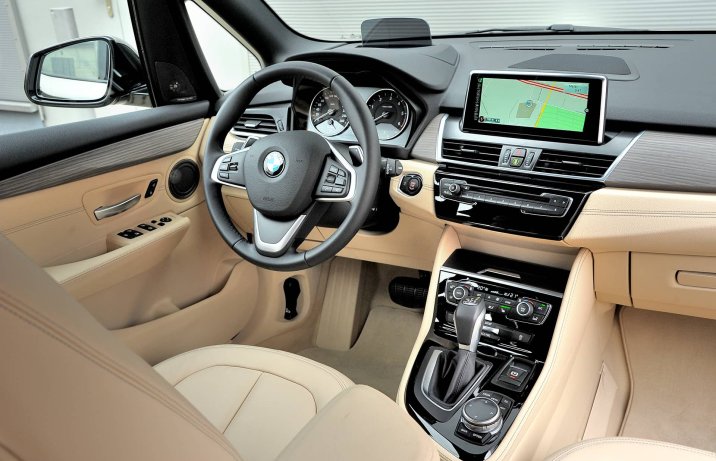 BMW serii 2 Active Tourer (F45) – wnętrze, deska rozdzielcza