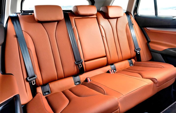 Skoda EnyaqFL 2025 – wnętrze, kanapa