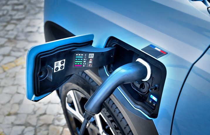 Renault 4 E-Tech electric 2025 – gniazdo ładowania