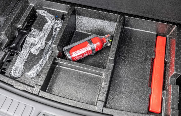 BAIC Beijing 5 1.5T – organizer w bagażniku