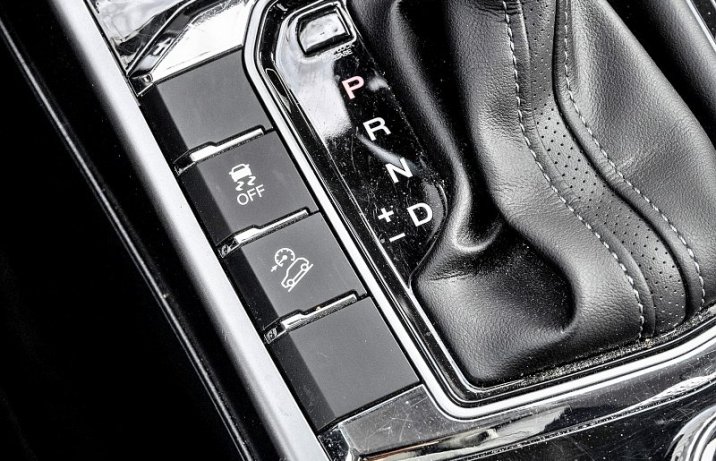 SsangYong (KGM) Korando 1.5 GDI Turbo 6AT (2025) - test - asystent prędkości zjazdu