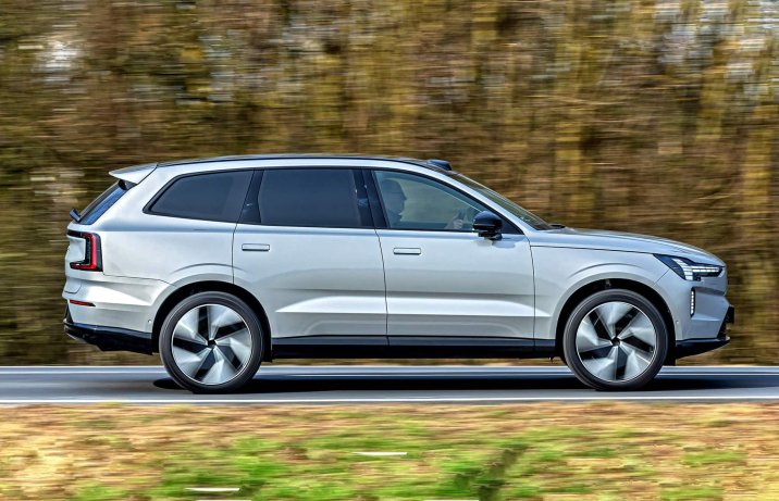 Volvo EX90 Twin Motor Performance Ultra 2025 – bok