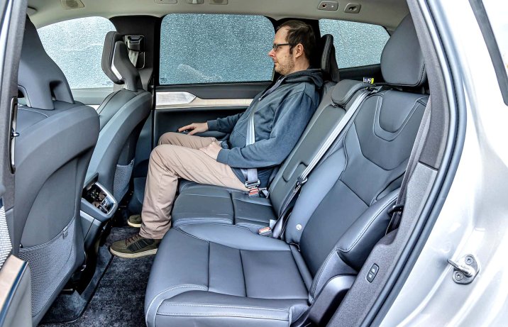 Volvo EX90 Twin Motor Performance Ultra 2025 – kanapa, drugi rząd