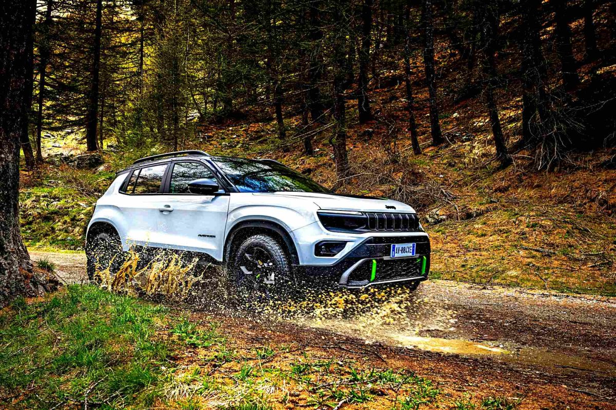 Nowy Avenger 4xe – Jeep w każdym calu