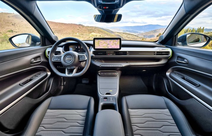 Jeep Avenger 2025 – deska rozdzielcza