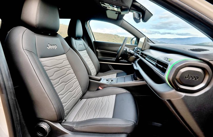 Jeep Avenger 2025 – fotele