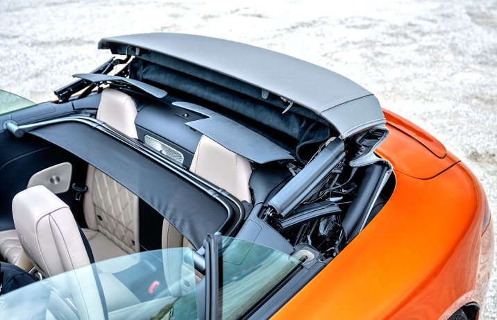 Mercedes-AMG SL 55 4MATIC+ – składanie dachu