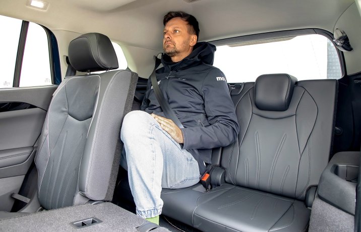 Volkswagen Tayron 2.0 TDI DSG 4Motion (2025) – test – tylne siedzenia