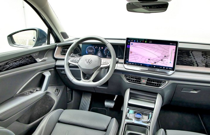 Volkswagen Tayron 2.0 TDI DSG 4Motion (2025) – test – kokpit, deska rozdzielcza
