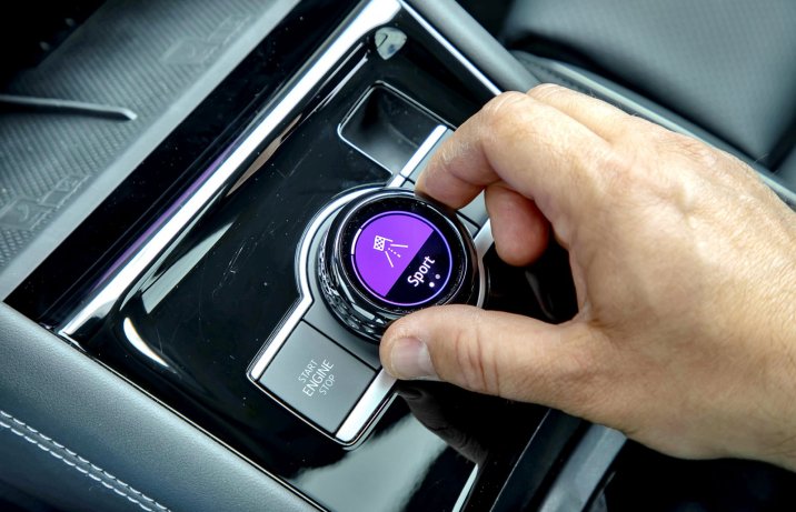 Volkswagen Tayron 2.0 TDI DSG 4Motion (2025) – test – pokrętło